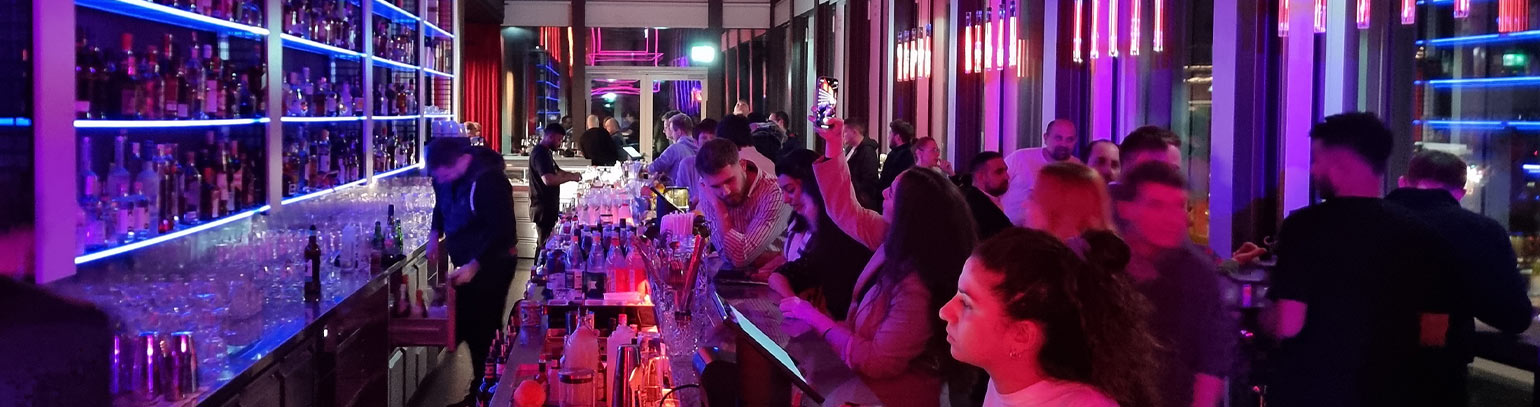 Frankfurt blockchain bar - Nightlife - After work in Frankfurt - NFT Skybar at ONE Tower