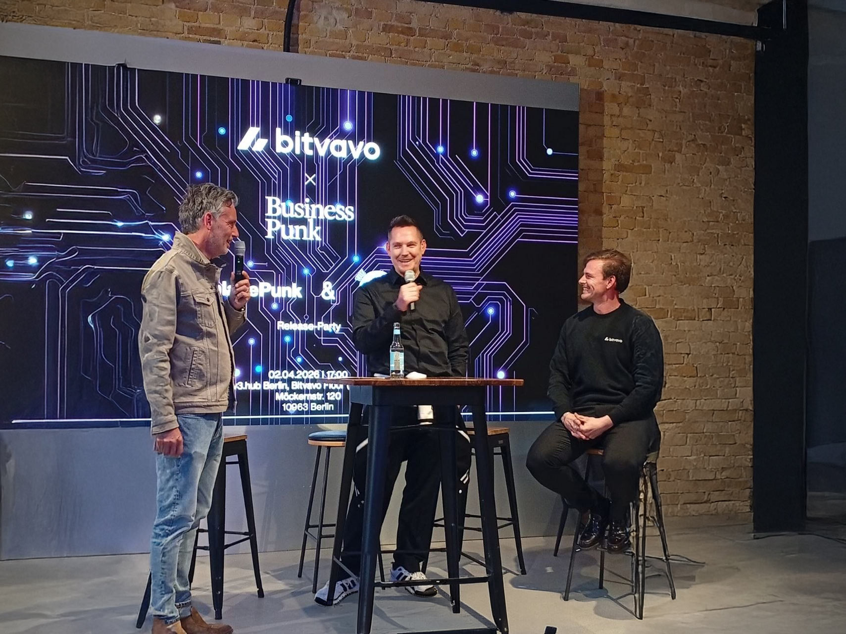 Business Punk publisher Oliver Stock (left) with Michael Wutzke (center) and David Kurz (Bitvavo) at the Anlage Punk release party on April 2, 2026 in Berlin.